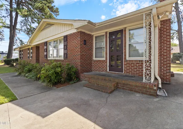 Photo 3 of Sale Pending at 1110 Vance St E, Wilson, NC 27893 | MLS# 10195419 | Listing updated on 2026-10-26
