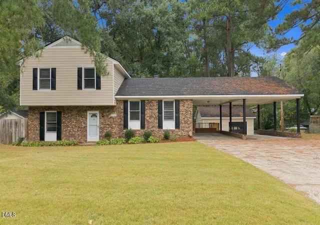Photo 1 of Sale Pending at 2509 Ward Blvd, Wilson, NC 27893 | MLS# 10195587 | Listing updated on 2026-10-26