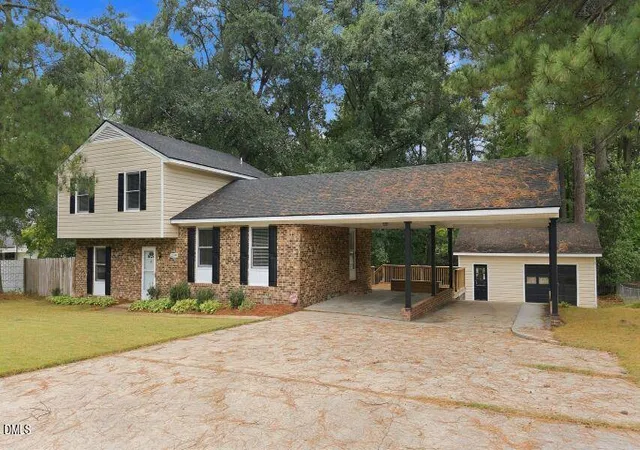 Photo 2 of Sale Pending at 2509 Ward Blvd, Wilson, NC 27893 | MLS# 10195587 | Listing updated on 2026-10-26
