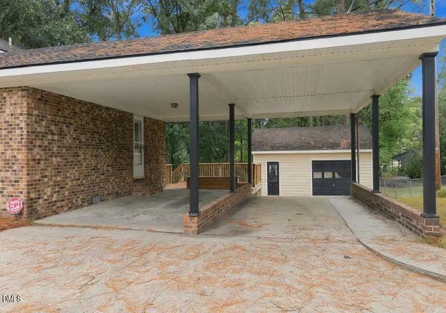 Photo 3 of Sale Pending at 2509 Ward Blvd, Wilson, NC 27893 | MLS# 10195587 | Listing updated on 2026-10-26