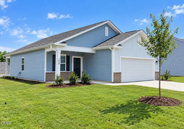 Photo 1 of Single family home for sale at 1438 Centerview Dr, Nashville, NC 27856 | MLS# 10196711 | Listing updated on 2026-10-29