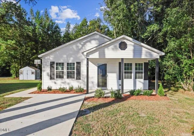 Single family home for sale at 316 S Gum St, Warsaw, NC 28398 | MLS# 10196152