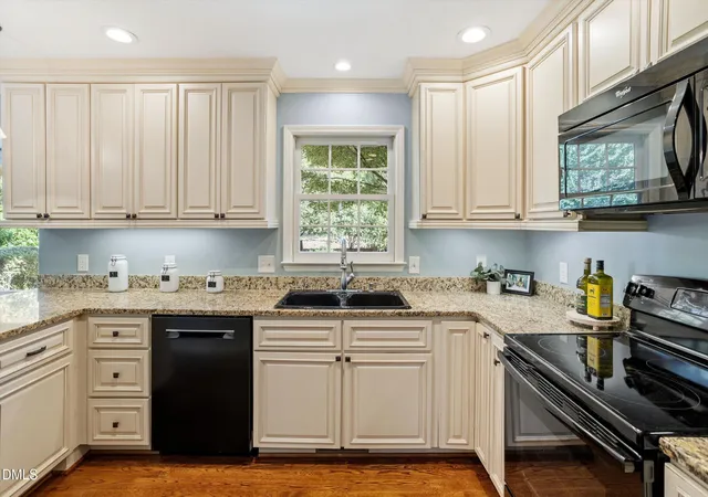 Photo 3 of Single family home for sale at 4925 Birchleaf Dr, Raleigh, NC 27606 | MLS# 10196346 | Listing updated on 2026-10-28
