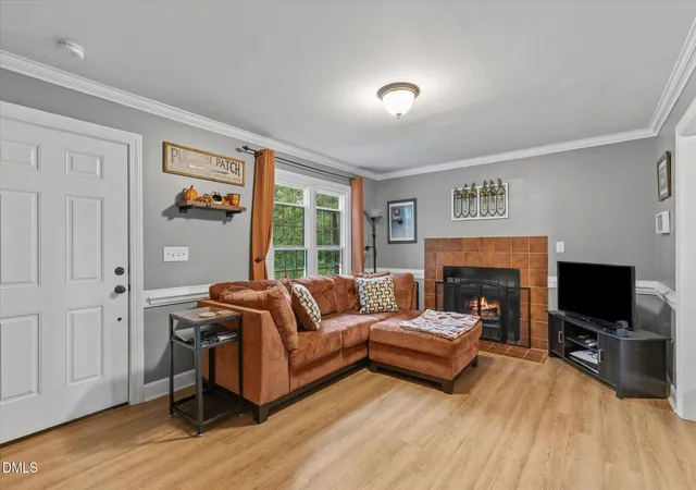 Photo 3 of Sale Pending at 3 Weathergreen Ct, Durham, NC 27713 | MLS# 10195992 | Listing updated on 2026-10-18