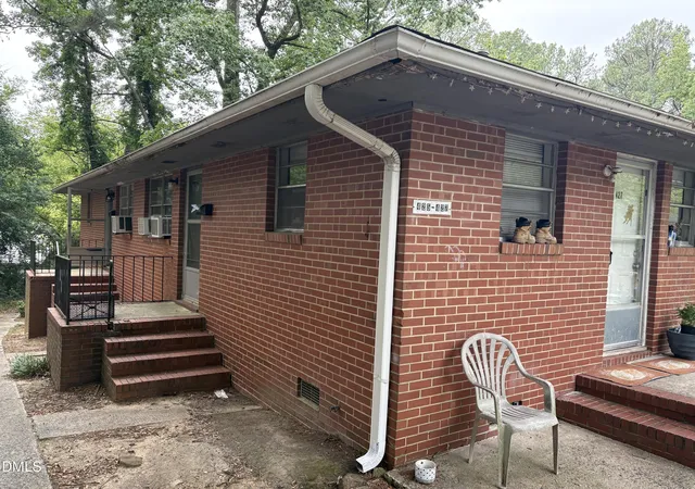 Photo 2 of Sale Pending at 425 Green St, Durham, NC 27701 | MLS# 10198046 | Listing updated on 2026-10-16
