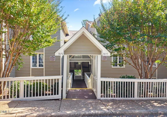 Condo for sale at 317 Glen Echo Ln #E, Cary, NC 27518 | MLS# 10196395