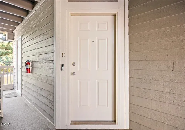 Listing Photo 2 - Condo for sale in building located at 317 Gln Echo Ln, Cary, NC 27518 - Unit #E