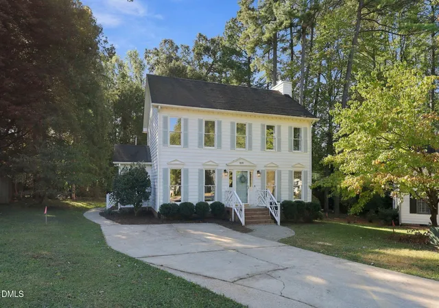 Photo 1 of Single family home for sale at 800 Temple St, Raleigh, NC 27609 | MLS# 10197202 | Listing updated on 2026-10-15