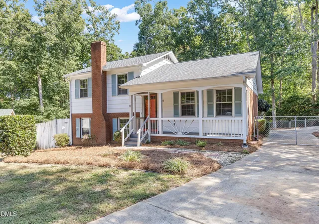 Photo 3 of Sale Pending at 7808 Fairmont Ct, Raleigh, NC 27615 | MLS# 10196535 | Listing updated on 2026-10-04