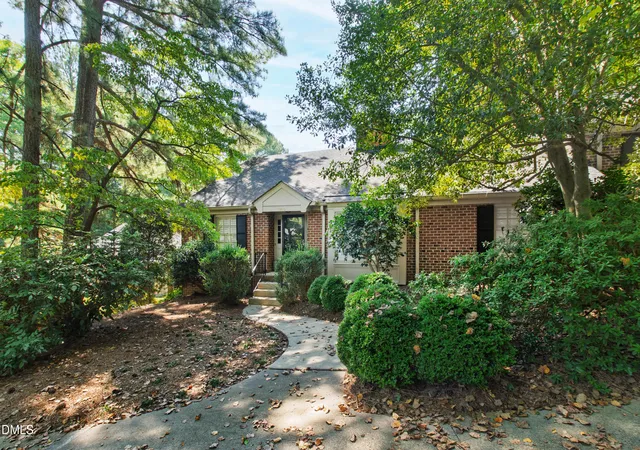 Listing Photo 1 - Condo for sale in building located at 1002 Blenheim Dr, Raleigh, NC 27612 - Unit #
