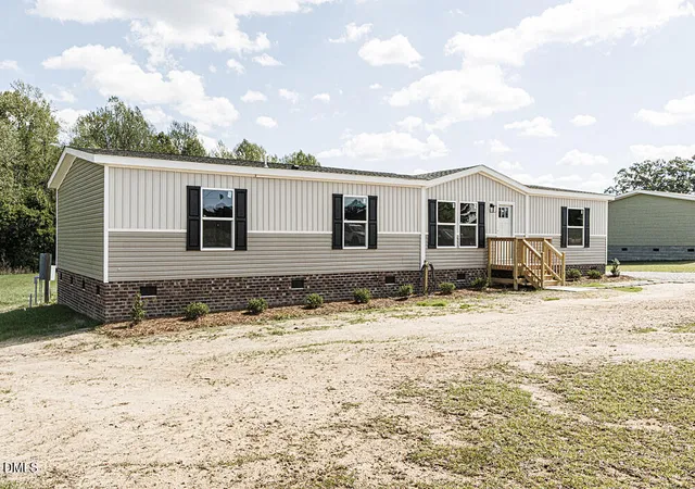 Manufactured home for sale at 11621 Straight Gate Rd, Whitakers, NC 27891 | MLS# 10196922