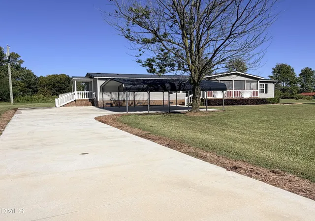 Photo 2 of Manufactured home for sale at 1387 Acorn Hl Rd, Tarboro, NC 27886 | MLS# 10197425 | Listing updated on 2026-10-15
