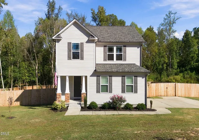 Photo 2 of Single family home for sale at 300 Starry Sky Dr, Benson, NC 27504 | MLS# 10197085 | Listing updated on 2026-10-26