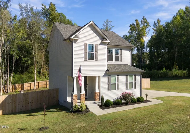 Photo 3 of Single family home for sale at 300 Starry Sky Dr, Benson, NC 27504 | MLS# 10197085 | Listing updated on 2026-10-26