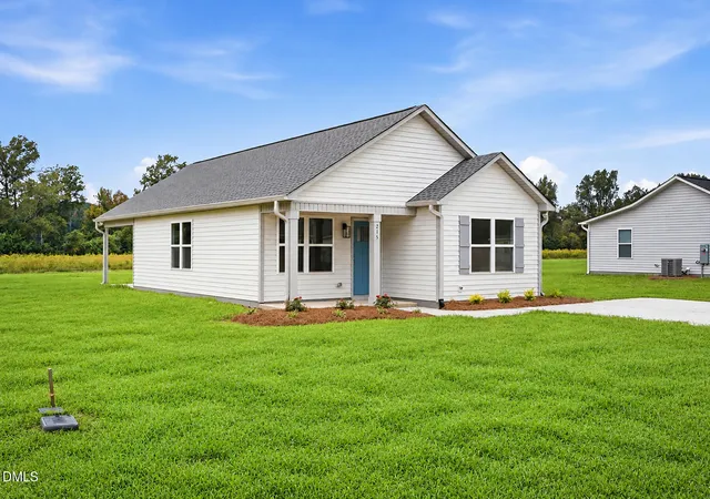 Photo 2 of Sale Pending at 215 Rae St, Warsaw, NC 28398 | MLS# 10197752 | Listing updated on 2026-10-27