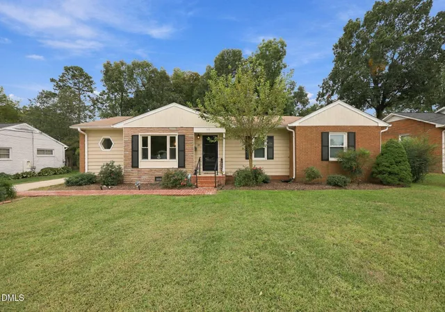 Photo 1 of Single family home for sale at 517 E Pine St, Graham, NC 27253 | MLS# 10199690 | Listing updated on 2026-10-22