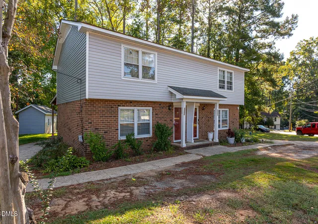 Photo 3 of House for sale at 3300 Atlantic Ave, Raleigh, NC 27604 | MLS# 10198329 | Listing updated on 2026-10-15