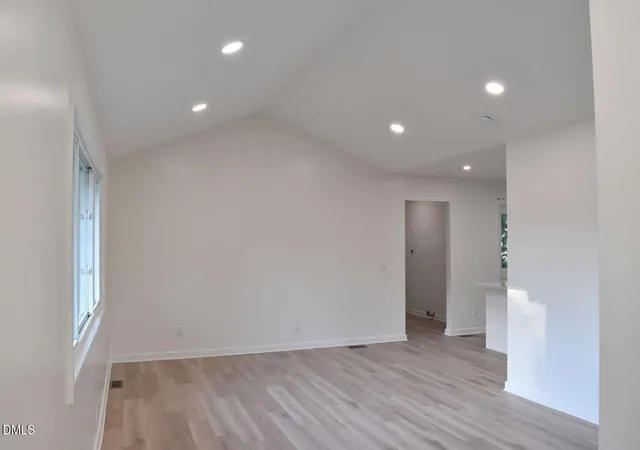 Photo 4 of Single family home for sale at 208 S Saint John St, Burlington, NC 27217 | MLS# 10197853 | Listing updated on 2026-10-29