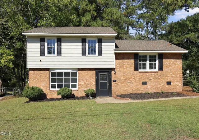 Single family home for sale at 512 Waterbury Dr, Fayetteville, NC 28311 | MLS# 10198162