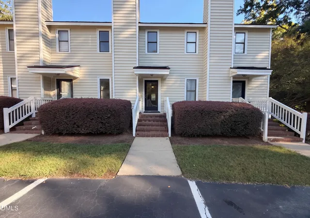 Townhouse for sale at 6125 Loch Laural Ln, Raleigh, NC 27613 | MLS# 10198005