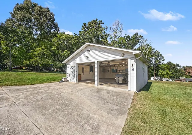 Photo 4 of Single family home for sale at 134 Hill St, Roxboro, NC 27573 | MLS# 10197918 | Listing updated on 2026-10-31
