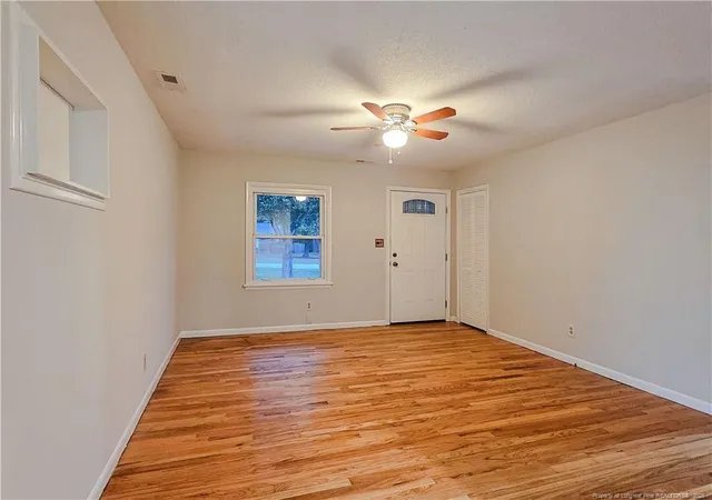 Photo 4 of Single family home for sale at 215 Lakeview Dr, Spring Lake, NC 28390 | MLS# 770836 | Listing updated on 2026-10-27