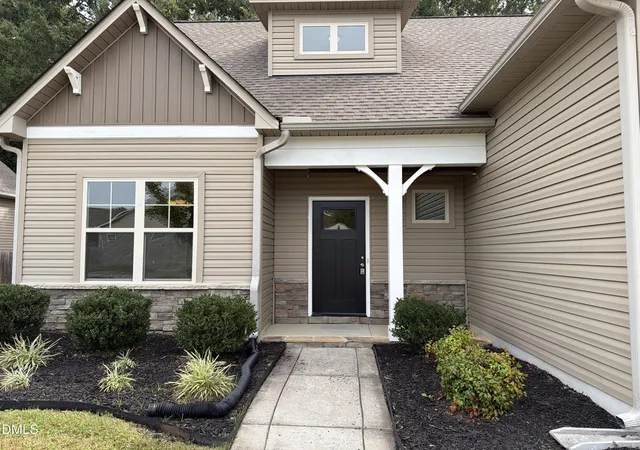 Photo 3 of Single family home for sale at 253 Fairview St, Clayton, NC 27520 | MLS# 10198078 | Listing updated on 2026-10-29
