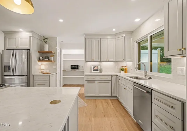 Photo 3 of Sale Pending at 825 Northbrook Dr, Raleigh, NC 27609 | MLS# 10199019 | Listing updated on 2026-10-28
