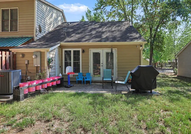 Photo 4 of Townhouse for sale at 506 Gatehouse Ln, Durham, NC 27707 | MLS# 10198823 | Listing updated on 2026-10-26