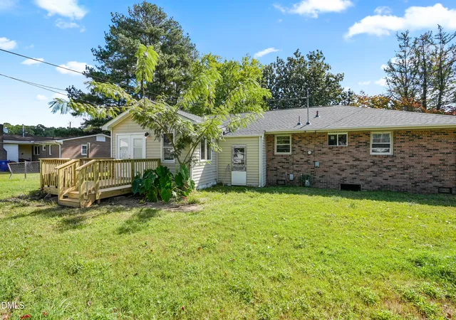 Photo 3 of Single family home for sale at 1702 Preston Dr, Tarboro, NC 27886 | MLS# 10198205 | Listing updated on 2026-10-27