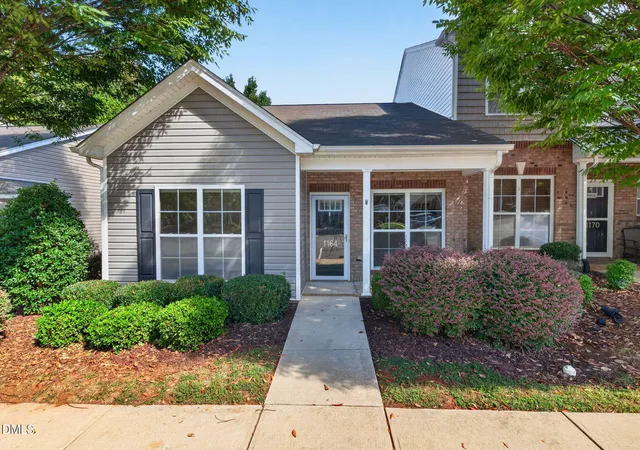 Townhouse for sale at 1164 Kelso Ln, Burlington, NC 27215 | MLS# 10198513