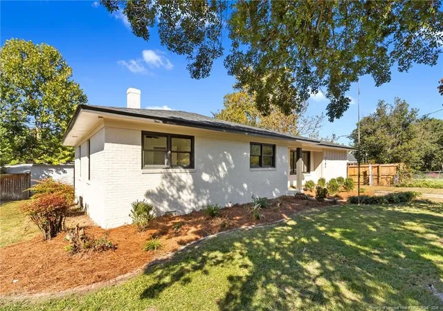 Photo 2 of Single family home for sale at 2102 Biltmore Dr, Fayetteville, NC 28304 | MLS# 770815 | Listing updated on 2026-10-28