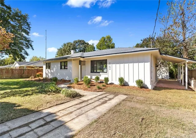 Photo 3 of Single family home for sale at 2102 Biltmore Dr, Fayetteville, NC 28304 | MLS# 770815 | Listing updated on 2026-10-28