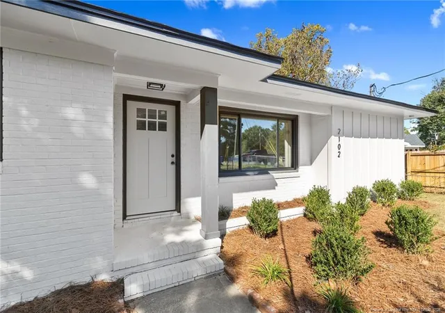 Photo 4 of Single family home for sale at 2102 Biltmore Dr, Fayetteville, NC 28304 | MLS# 770815 | Listing updated on 2026-10-28