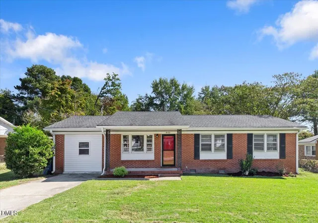 Photo 2 of Single family home for sale at 6122 Conaway Dr, Fayetteville, NC 28314 | MLS# 10198380 | Listing updated on 2026-10-28