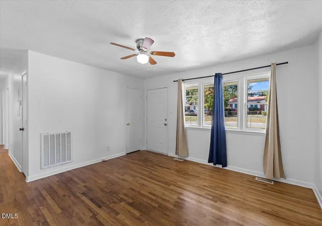 Photo 4 of Single family home for sale at 6122 Conaway Dr, Fayetteville, NC 28314 | MLS# 10198380 | Listing updated on 2026-10-28