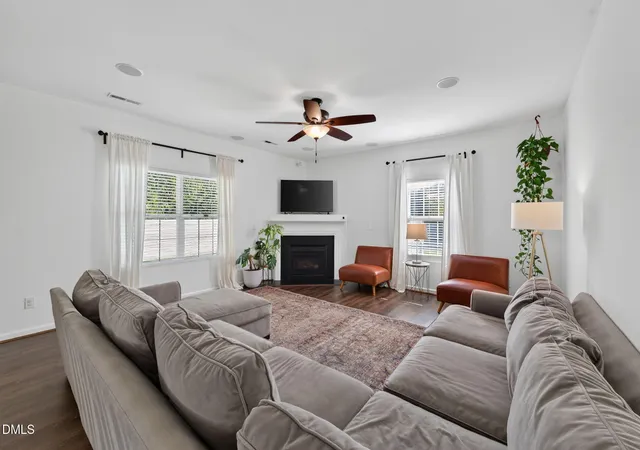 Photo 3 of Single family home for sale at 2718 Creek Bnd Ct, Graham, NC 27253 | MLS# 10198526 | Listing updated on 2026-10-26