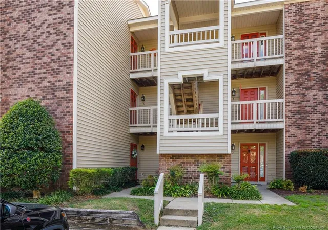 Photo 2 of Sale Pending at 2705 Preston Woods Ln #9, Fayetteville, NC 28304 | MLS# 770214 | Listing updated on 2026-10-27