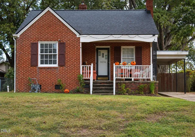 Photo 1 of Single family home for sale at 904 Hood St Sw, Wilson, NC 27893 | MLS# 10198672 | Listing updated on 2026-10-25