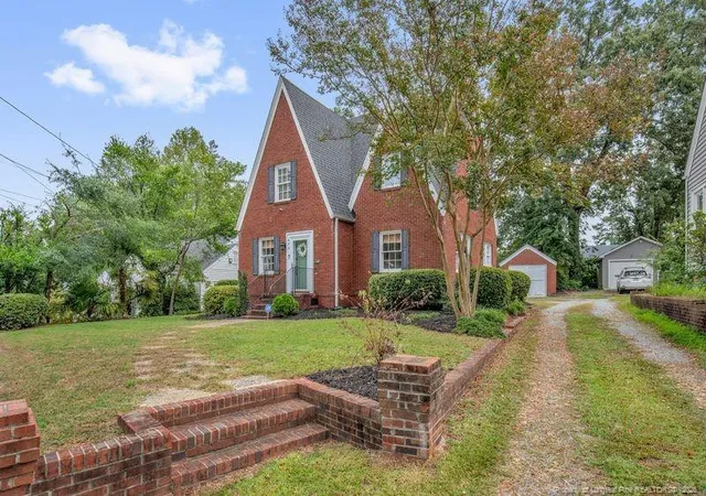 Photo 1 of Single family home for sale at 406 Rollingwood Cir, Fayetteville, NC 28305 | MLS# 770587 | Listing updated on 2026-10-20