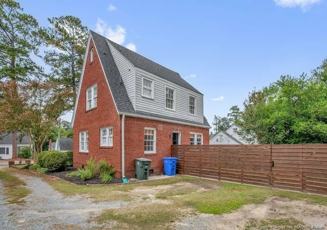 Photo 2 of Single family home for sale at 406 Rollingwood Cir, Fayetteville, NC 28305 | MLS# 770587 | Listing updated on 2026-10-20