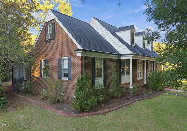 Photo 2 of Sale Pending at 209 Brentwood Dr N, Wilson, NC 27893 | MLS# 10198858 | Listing updated on 2026-10-20