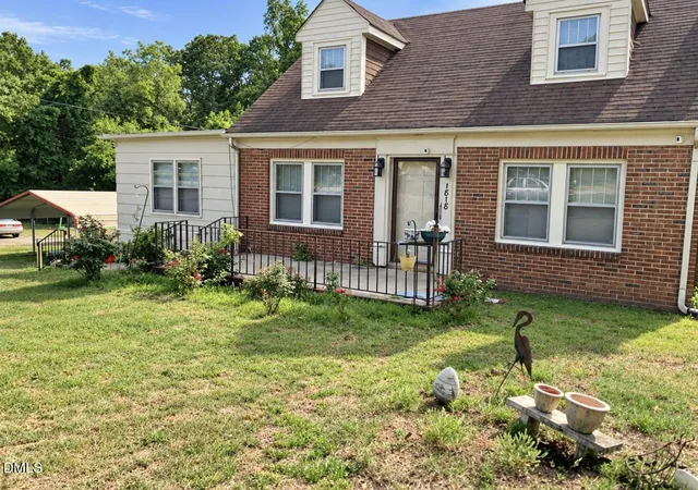 Photo 2 of Single family home for sale at 1818 Raleigh Rd, Henderson, NC 27536 | MLS# 10198898 | Listing updated on 2026-10-27