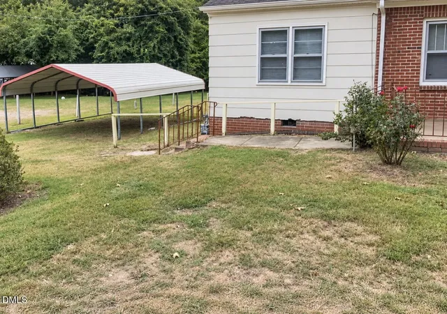 Photo 4 of Single family home for sale at 1818 Raleigh Rd, Henderson, NC 27536 | MLS# 10198898 | Listing updated on 2026-10-27