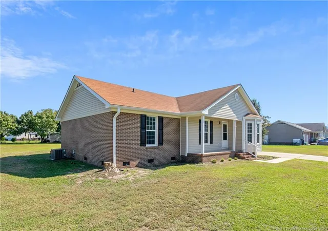 Photo 2 of Single family home for sale at 8463 Brightleaf Dr, Saint Pauls, NC 28384 | MLS# 770234 | Listing updated on 2026-10-16