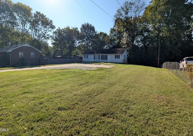 Photo 4 of Sale Pending at 327 E Parker St, Graham, NC 27253 | MLS# 10198974 | Listing updated on 2026-10-27