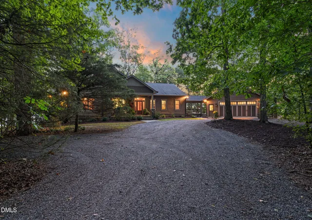 Photo 3 of Single family home for sale at 189 Peck Dr, Buffalo Junction, VA 24529 | MLS# 10199473 | Listing updated on 2026-10-21