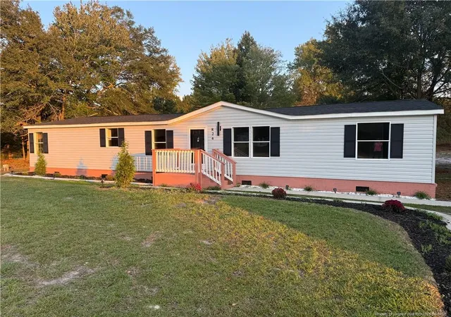 Photo 2 of Manufactured home for sale at 824 Shaker Town Rd, Fayetteville, NC 28312 | MLS# 771104 | Listing updated on 2026-10-27