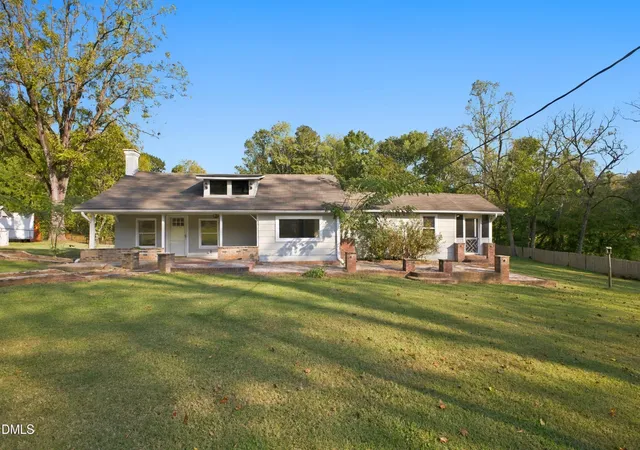 Photo 4 of Single family home for sale at 3002 University Sta Rd, Durham, NC 27705 | MLS# 10199267 | Listing updated on 2026-10-29