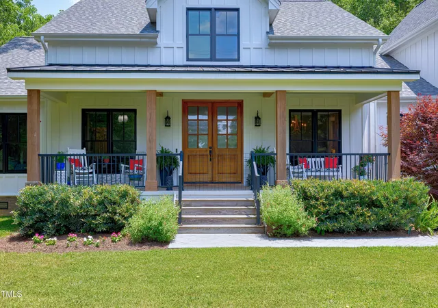 Photo 1 of House for sale at 5859 Vicksboro Rd, Henderson, NC 27537 | MLS# 10199677 | Listing updated on 2026-10-26